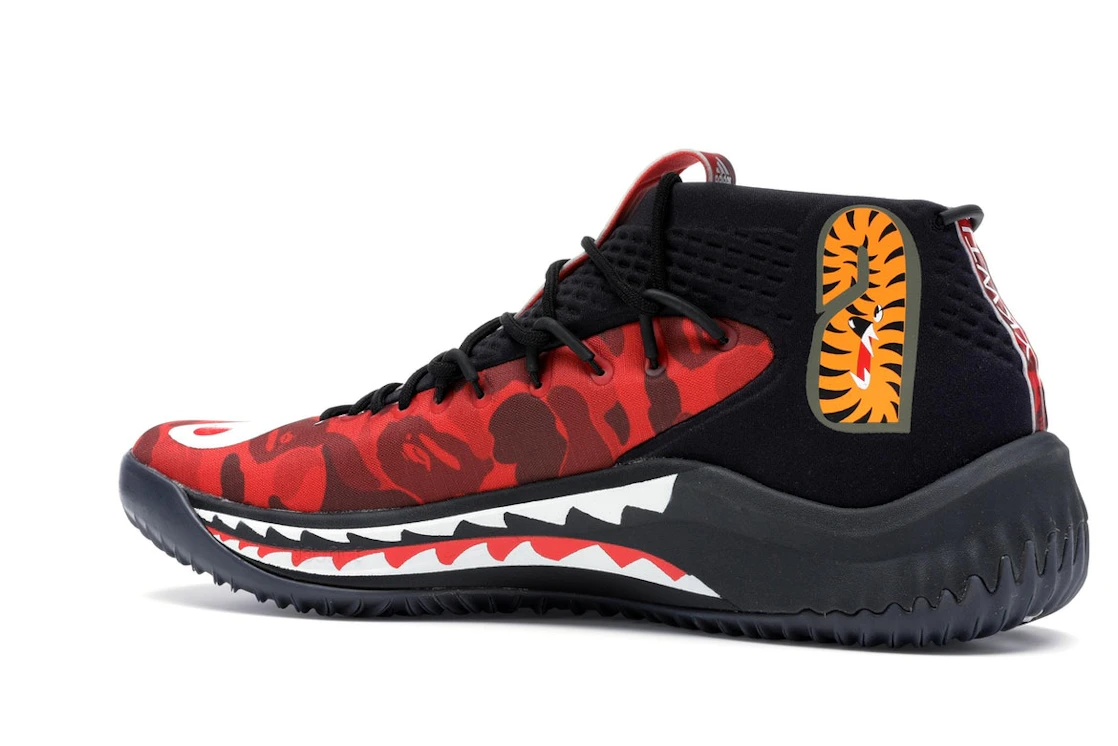 Vue 22 de adidas Dame 4 A Bathing Ape Red