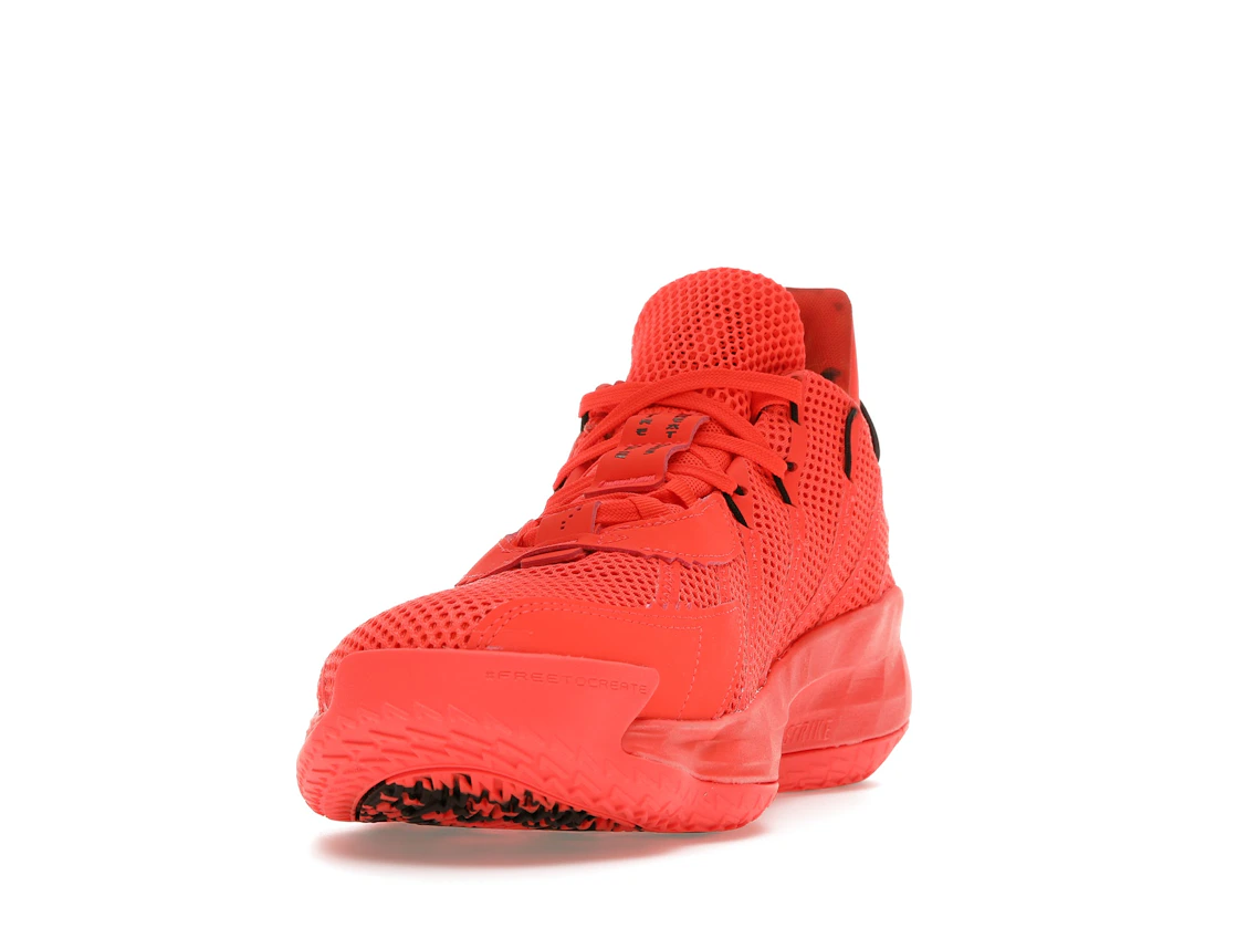 Vue 12 de adidas Dame 7 Fire Of Greatness