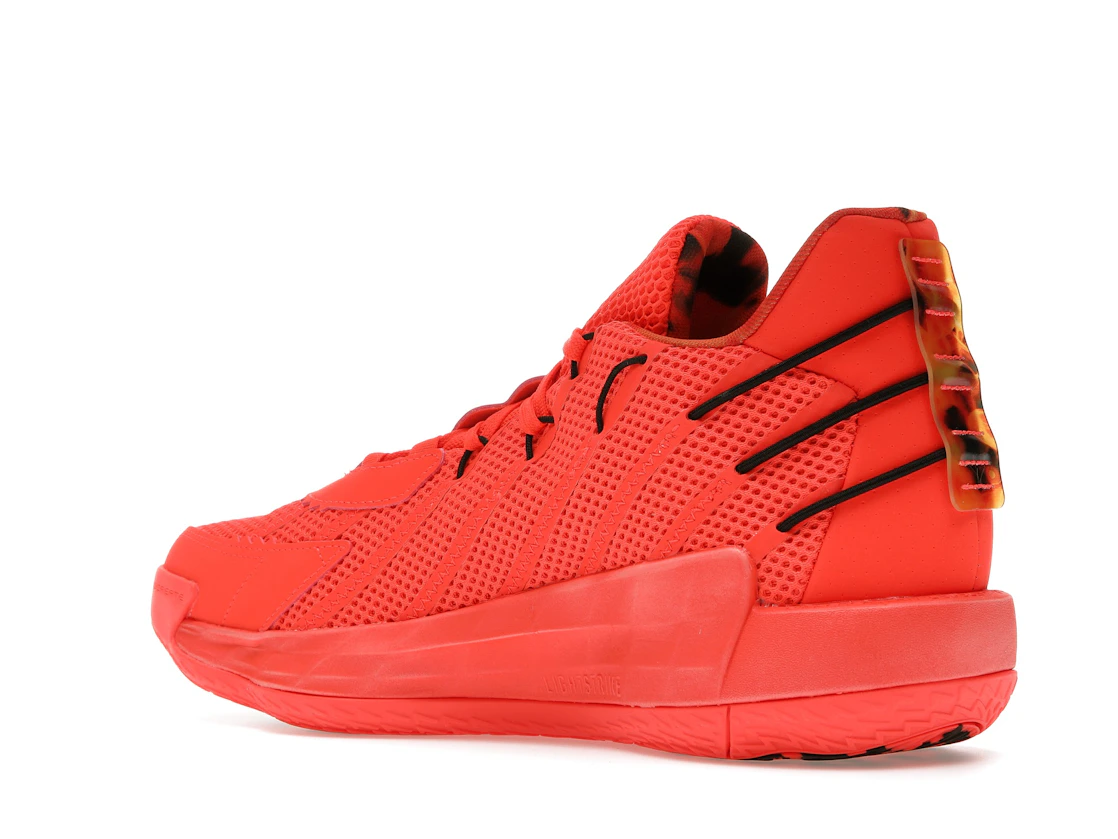 Vue 23 de adidas Dame 7 Fire Of Greatness