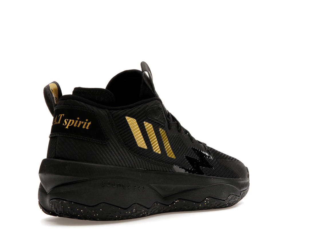 Vue 32 de adidas Dame 8 G.O.A.T. Spirit