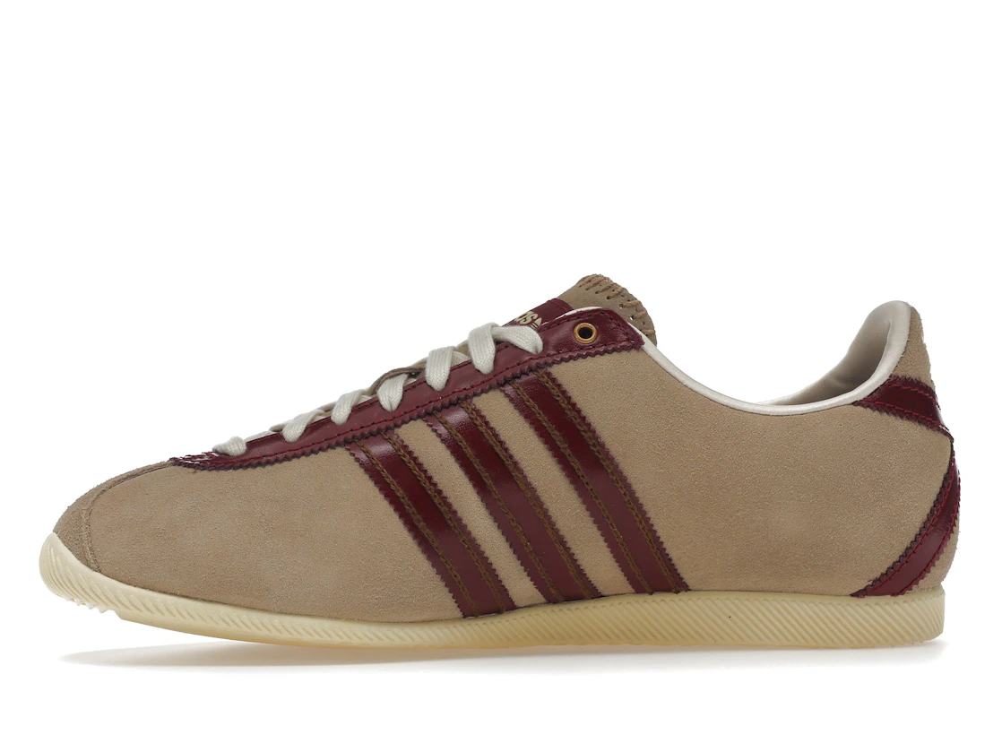 Vue 18 de adidas Japan Wales Bonner Cardboard