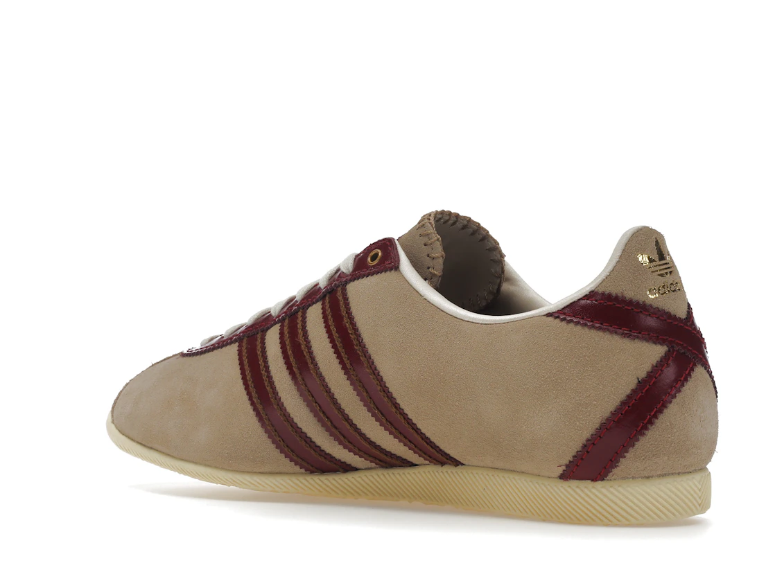 Vue 23 de adidas Japan Wales Bonner Cardboard