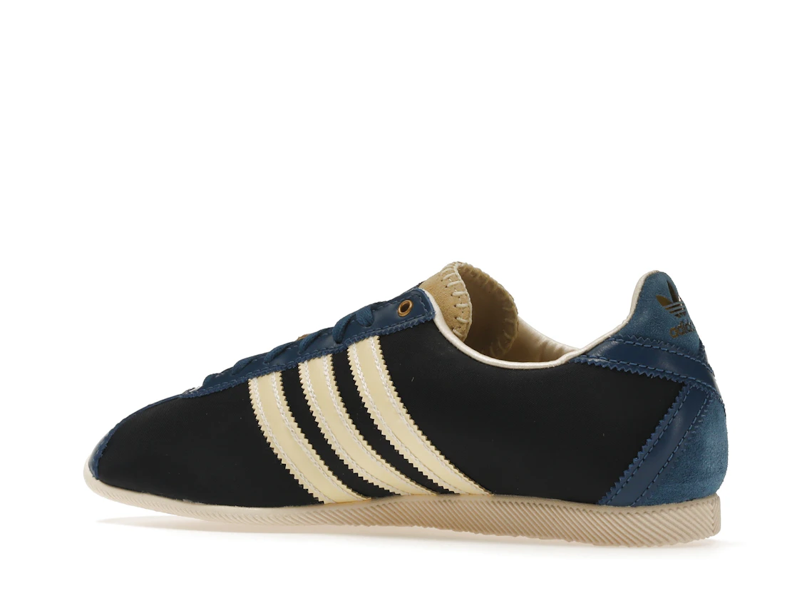 Vue 22 de adidas Japan Wales Bonner Legend Ink