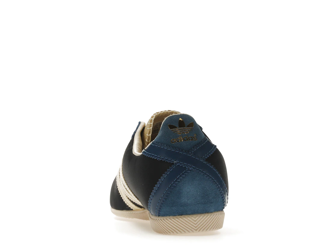 Vue 27 de adidas Japan Wales Bonner Legend Ink
