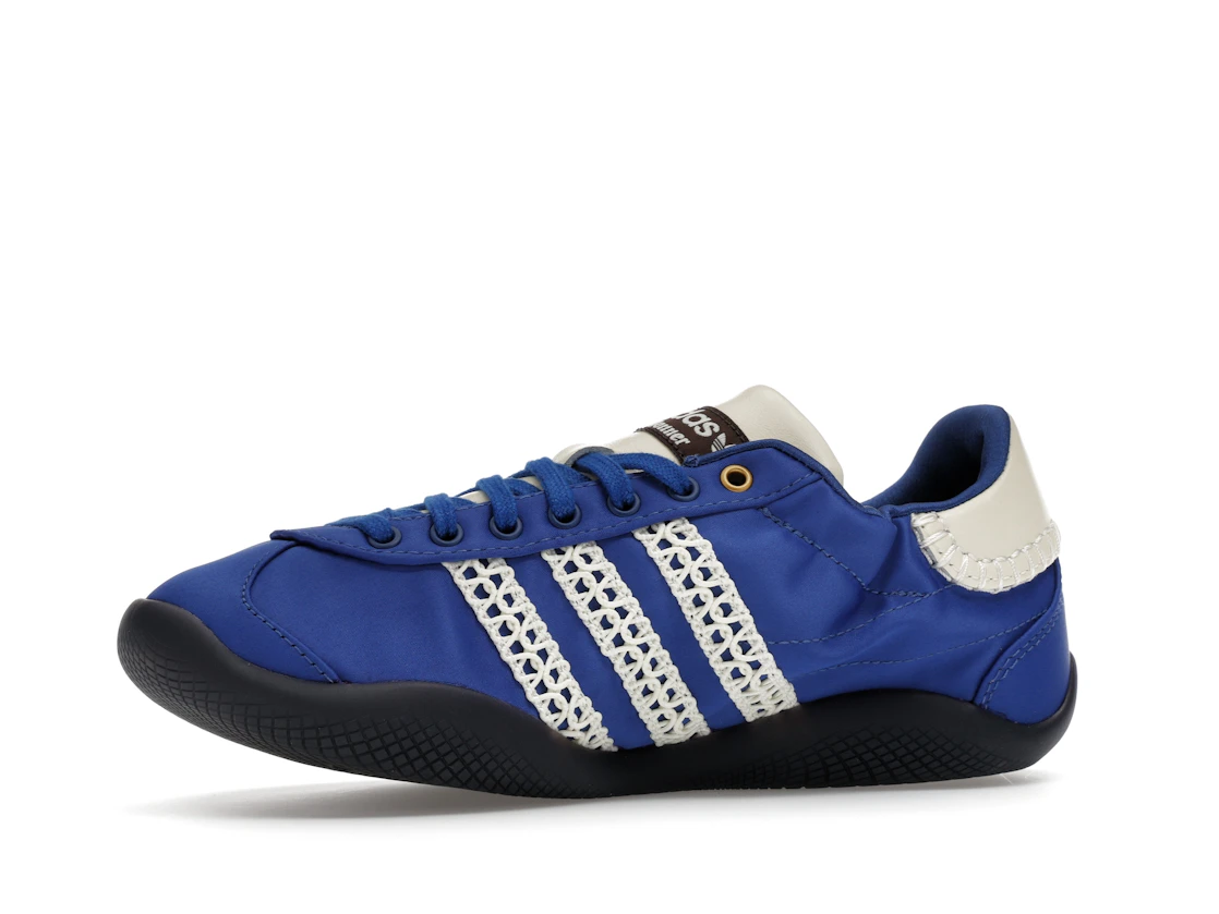 Vue 17 de adidas Karintha Wales Bonner Royal Blue