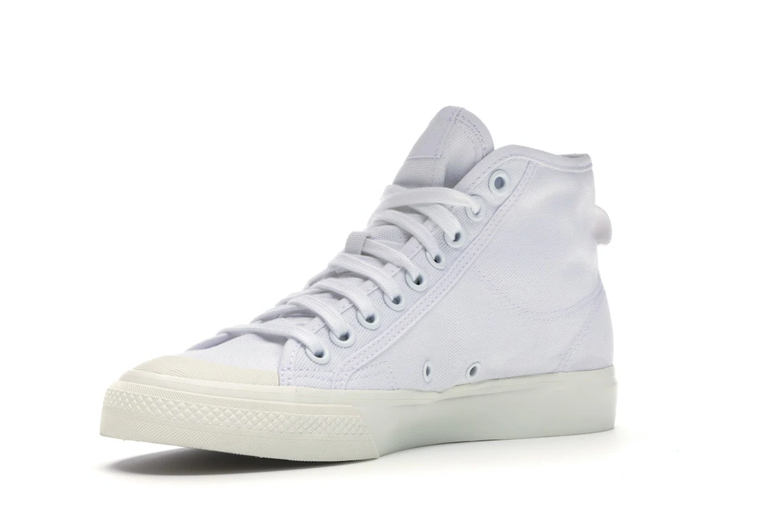 Vue 15 de adidas Nizza Hi Cloud White
