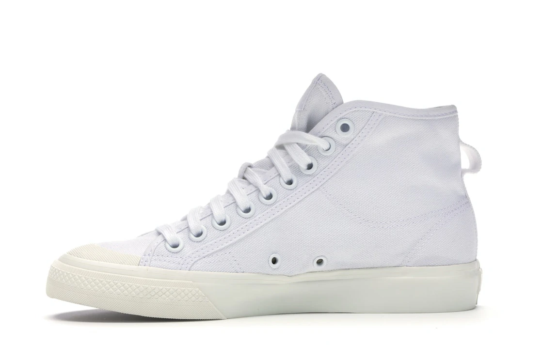 Vue 18 de adidas Nizza Hi Cloud White