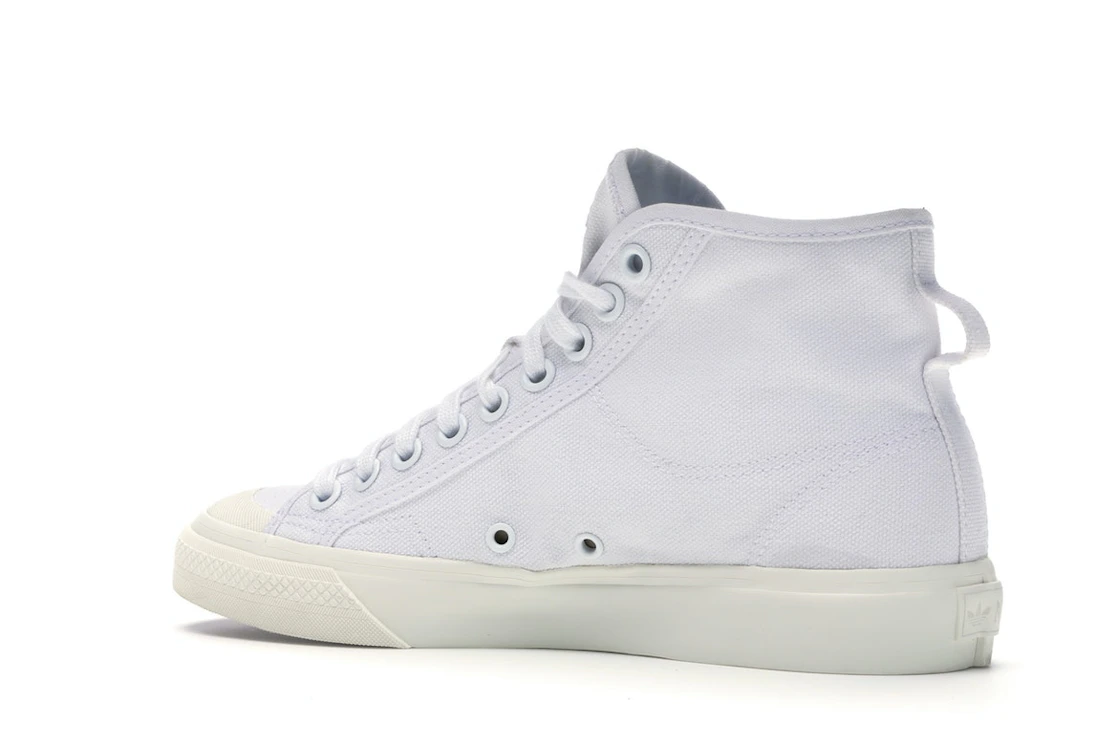 Vue 22 de adidas Nizza Hi Cloud White