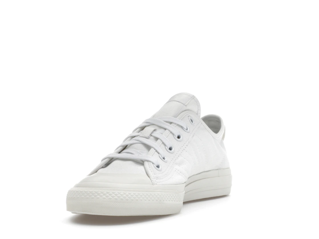 Vue 13 de adidas Nizza Lo RF White Off White