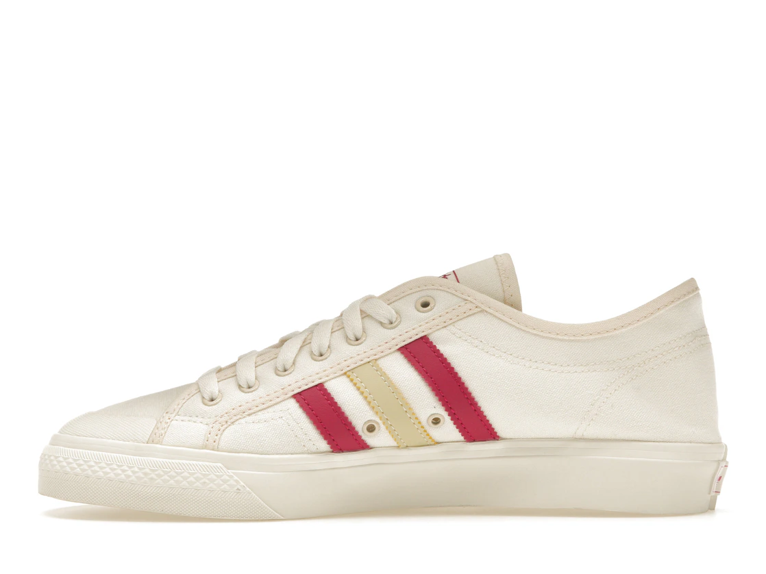 Vue 19 de adidas Nizza Lo Wales Bonner Cream White Scarlet