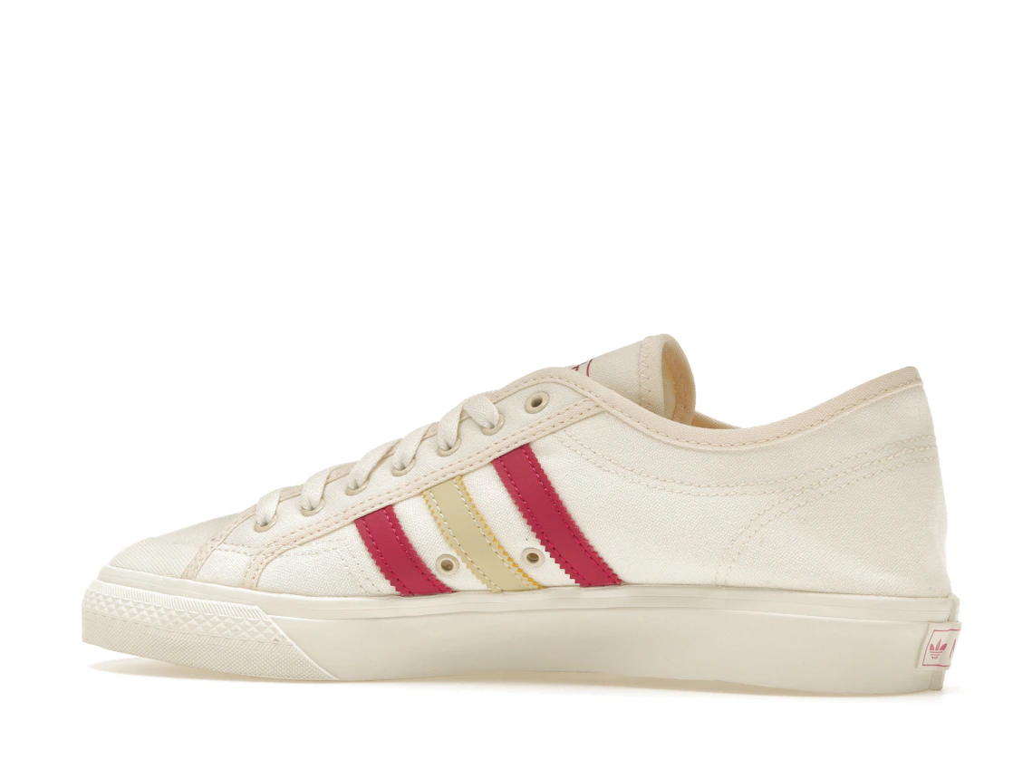 Vue 21 de adidas Nizza Lo Wales Bonner Cream White Scarlet