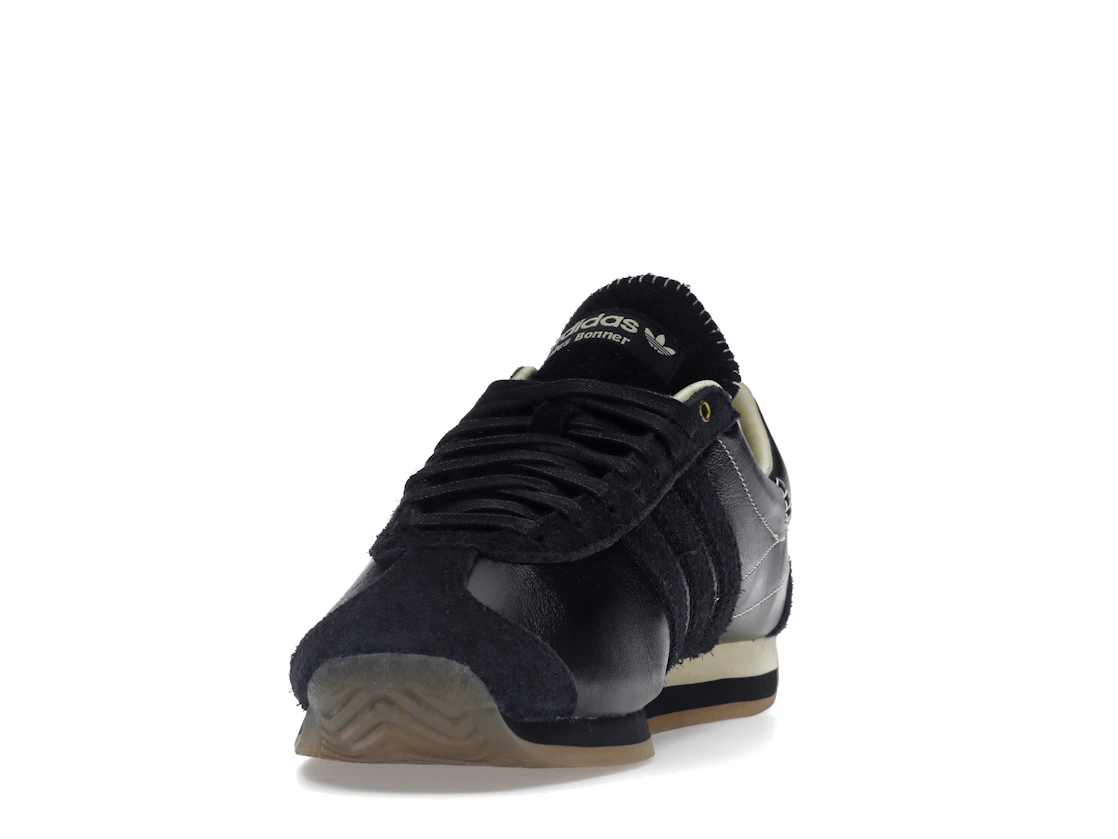 Vue 12 de adidas Originals Country Wales Bonner Black