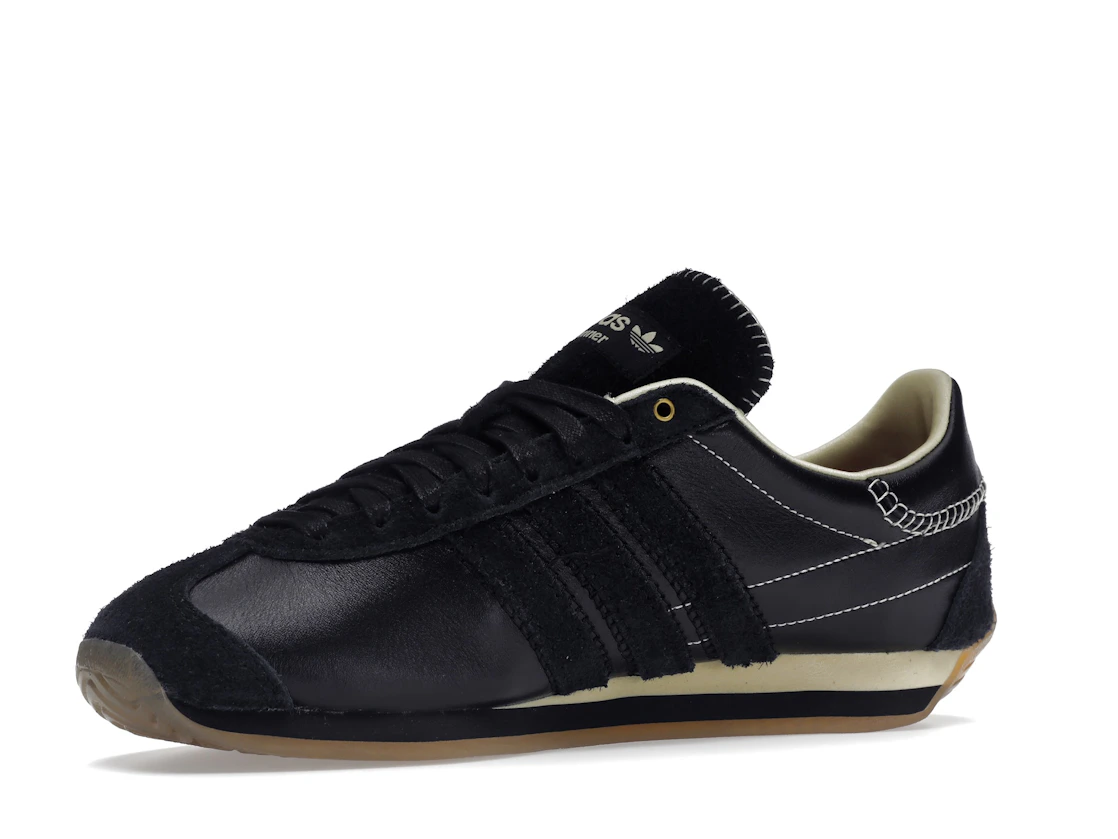 Vue 16 de adidas Originals Country Wales Bonner Black
