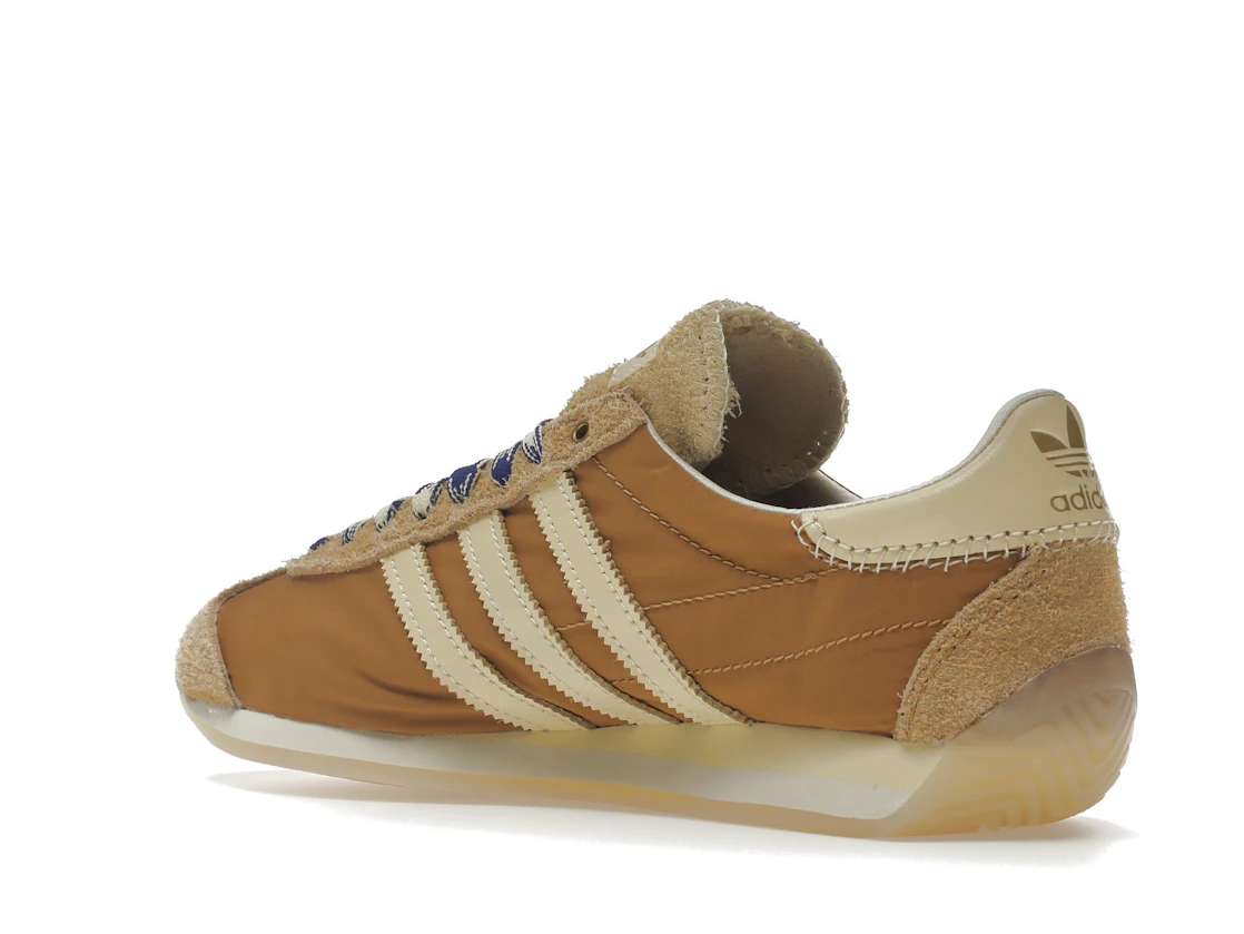 Vue 23 de adidas Originals Country Wales Bonner Mesa Tan
