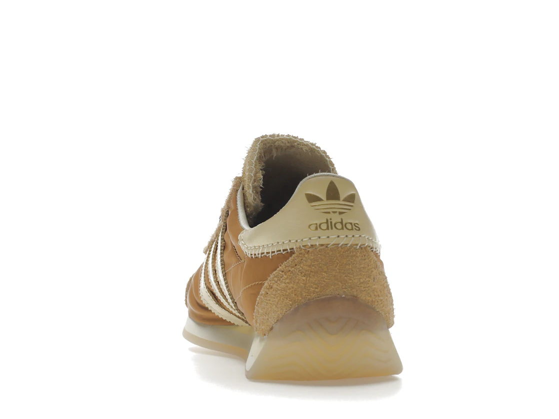 Vue 27 de adidas Originals Country Wales Bonner Mesa Tan