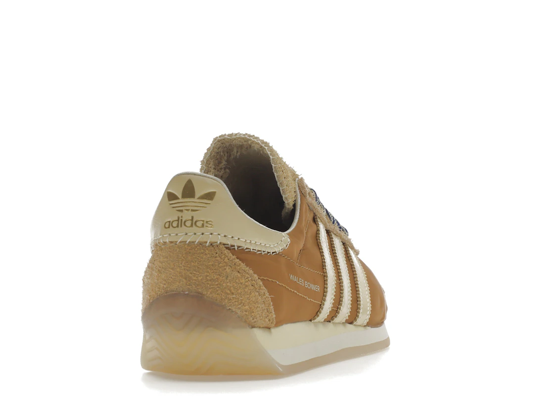 Vue 30 de adidas Originals Country Wales Bonner Mesa Tan
