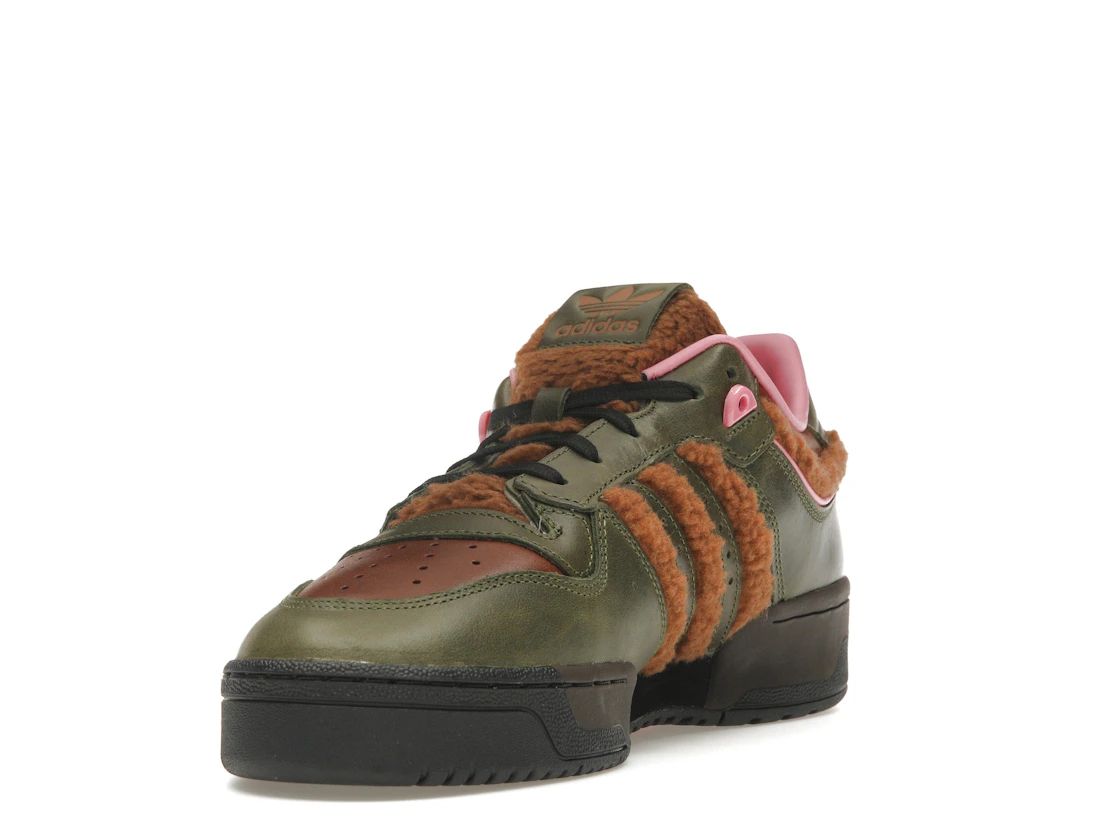 Vue 13 de adidas Rivalry 86 Low The Simpsons Werewolf Flanders