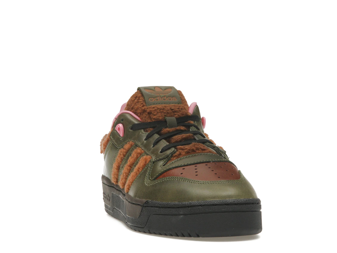 Vue 8 de adidas Rivalry 86 Low The Simpsons Werewolf Flanders