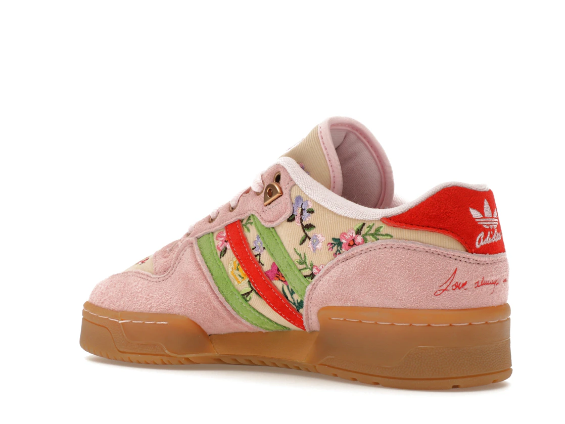 Vue 23 de adidas Rivalry Low Unheardof Grandma's Couch Pink