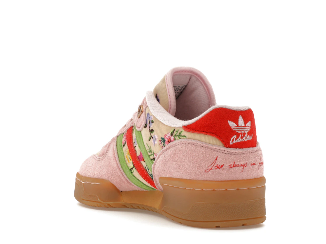 Vue 25 de adidas Rivalry Low Unheardof Grandma's Couch Pink