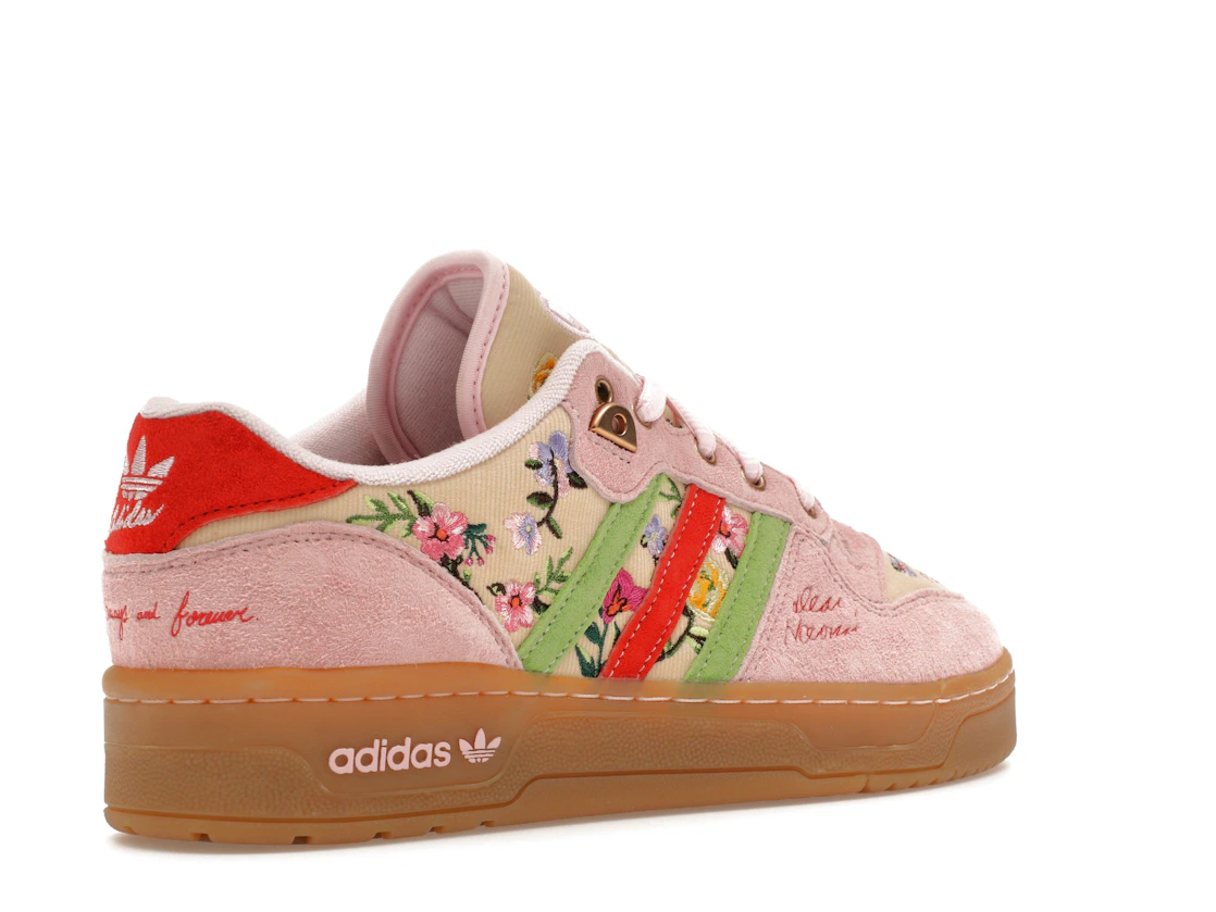 Vue 33 de adidas Rivalry Low Unheardof Grandma's Couch Pink
