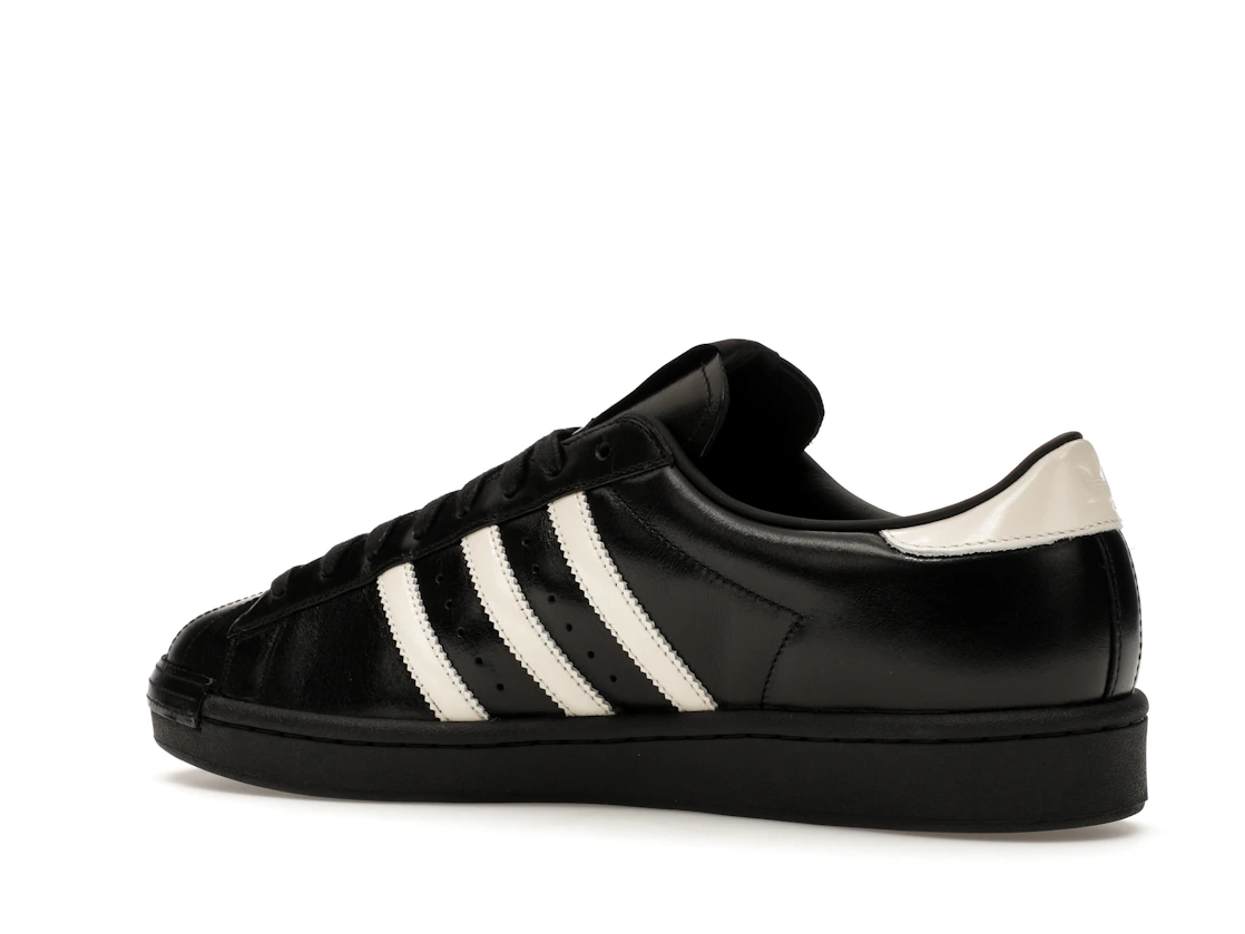Vue 22 de adidas Superstar Vintage Kith Black Tie Made in Germany