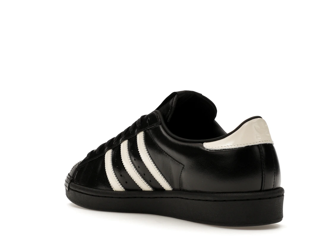 Vue 24 de adidas Superstar Vintage Kith Black Tie Made in Germany