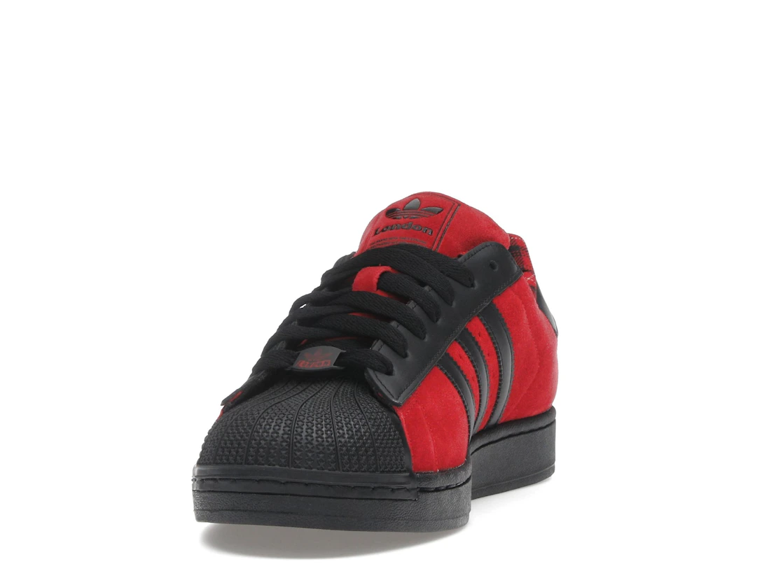 Vue 12 de adidas Superstar London