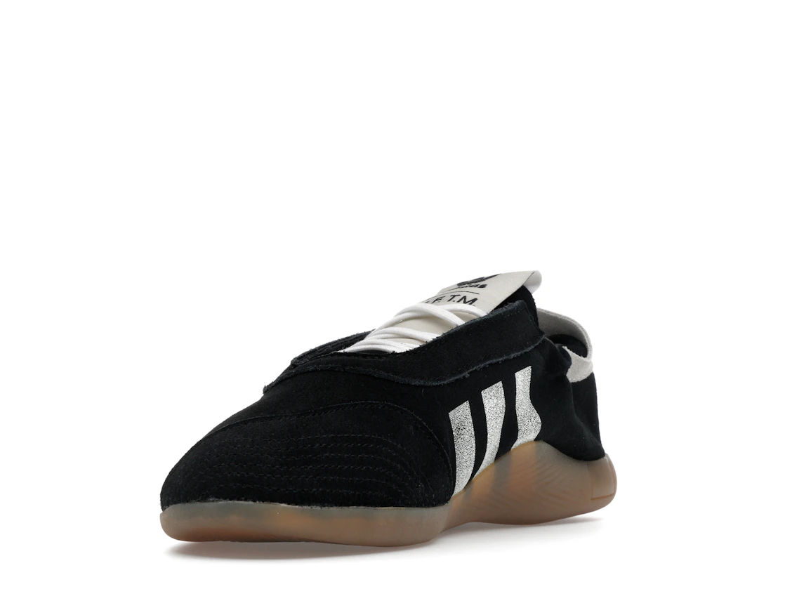 Vue 13 de adidas Taekwondo Mei Song for the Mute Black White 