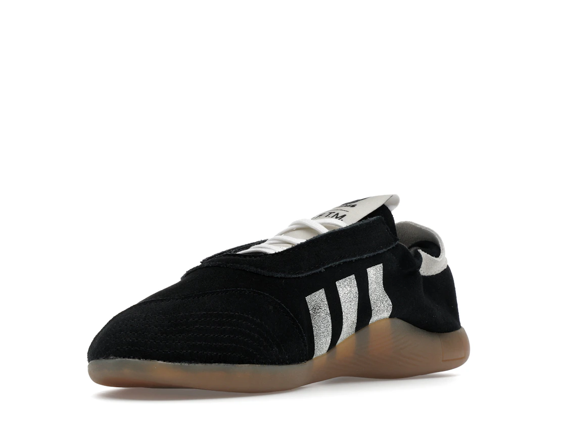 Vue 14 de adidas Taekwondo Mei Song for the Mute Black White 