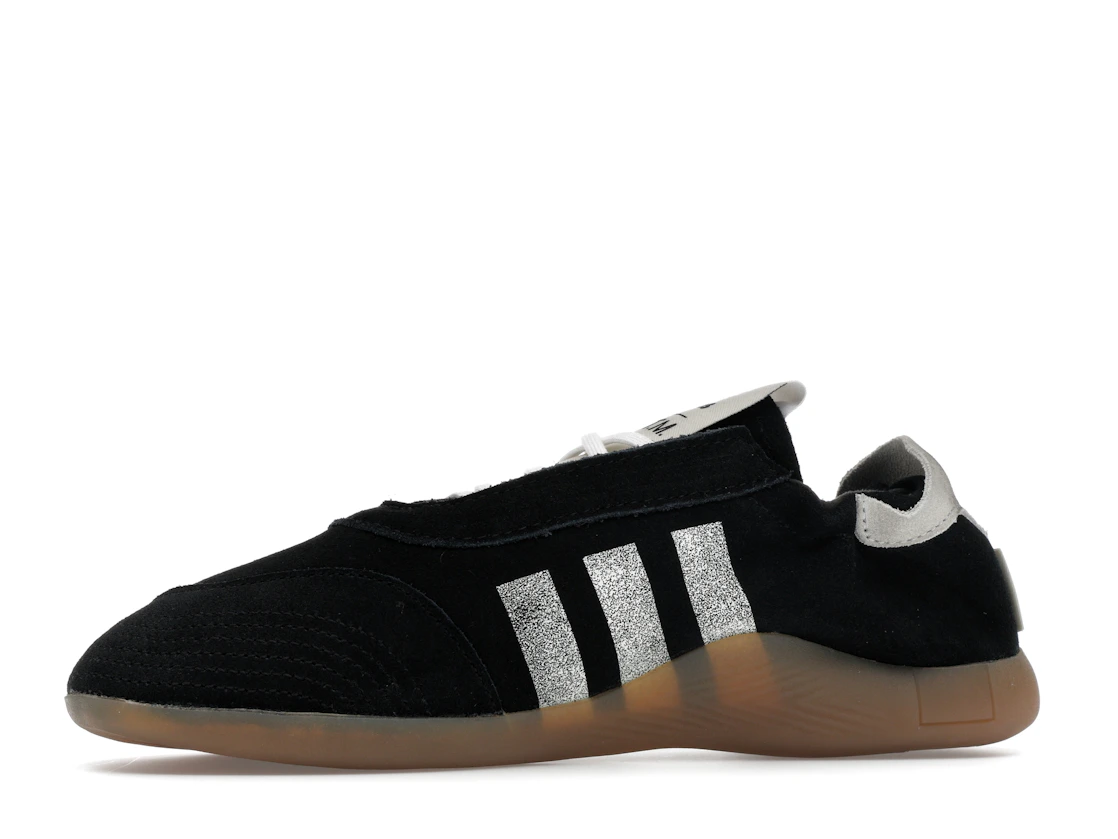 Vue 17 de adidas Taekwondo Mei Song for the Mute Black White 