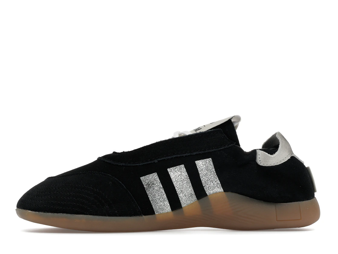 Vue 18 de adidas Taekwondo Mei Song for the Mute Black White 