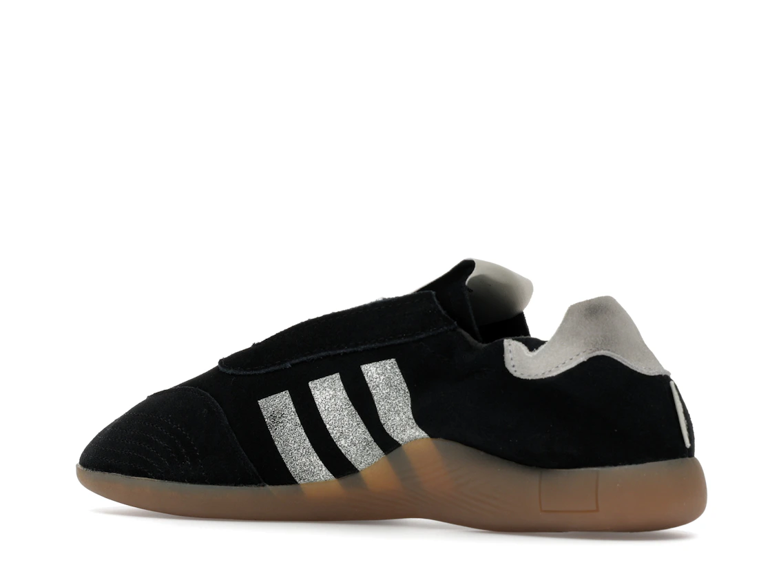 Vue 22 de adidas Taekwondo Mei Song for the Mute Black White 