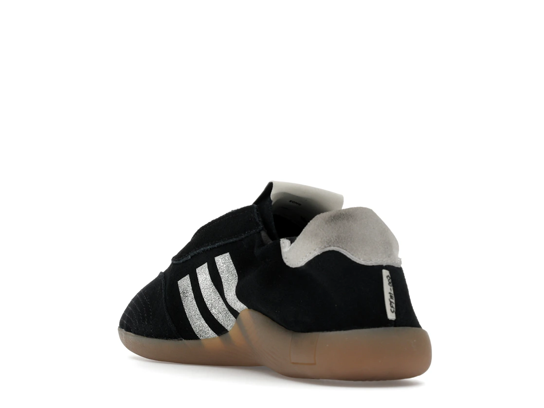 Vue 25 de adidas Taekwondo Mei Song for the Mute Black White 