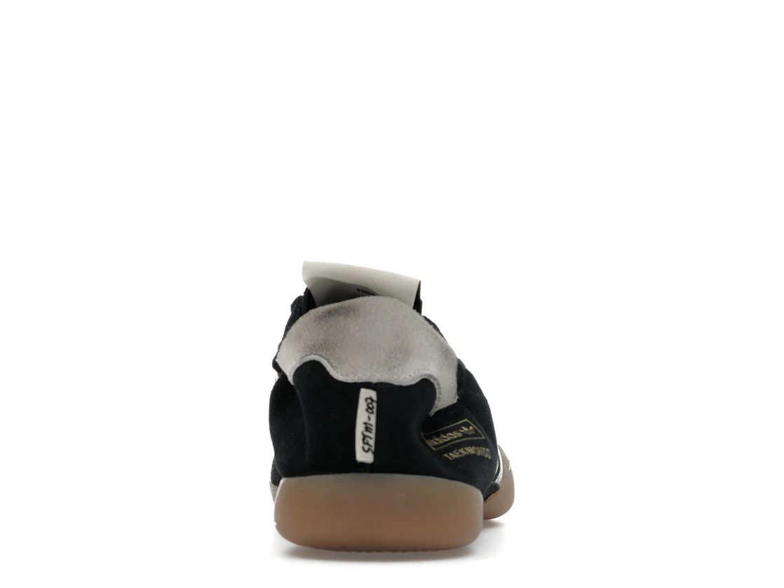 Vue 28 de adidas Taekwondo Mei Song for the Mute Black White 