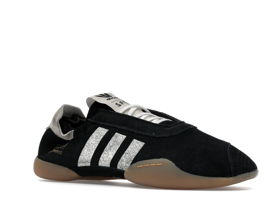 Vue 4 de adidas Taekwondo Mei Song for the Mute Black White 