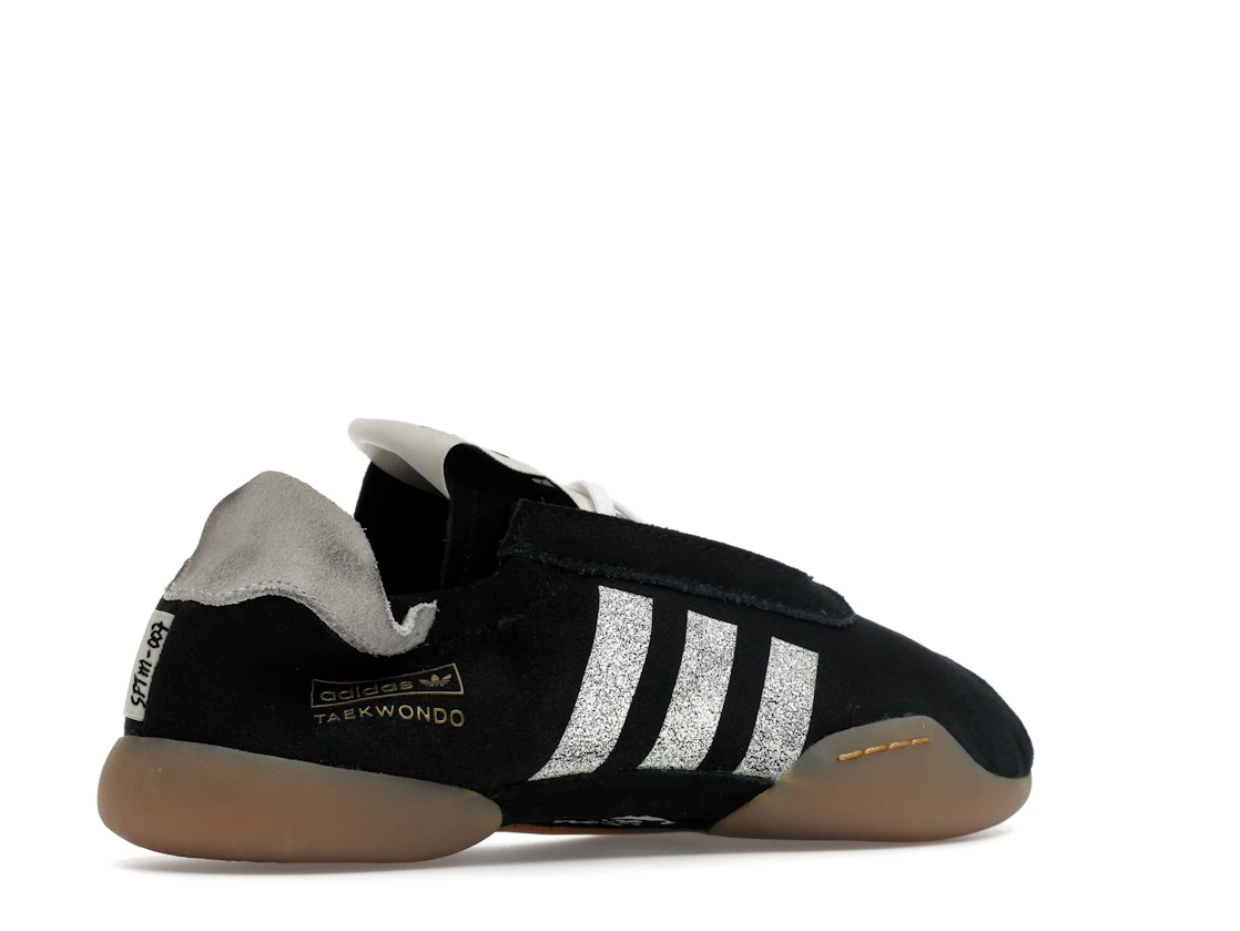 Vue 33 de adidas Taekwondo Mei Song for the Mute Black White 