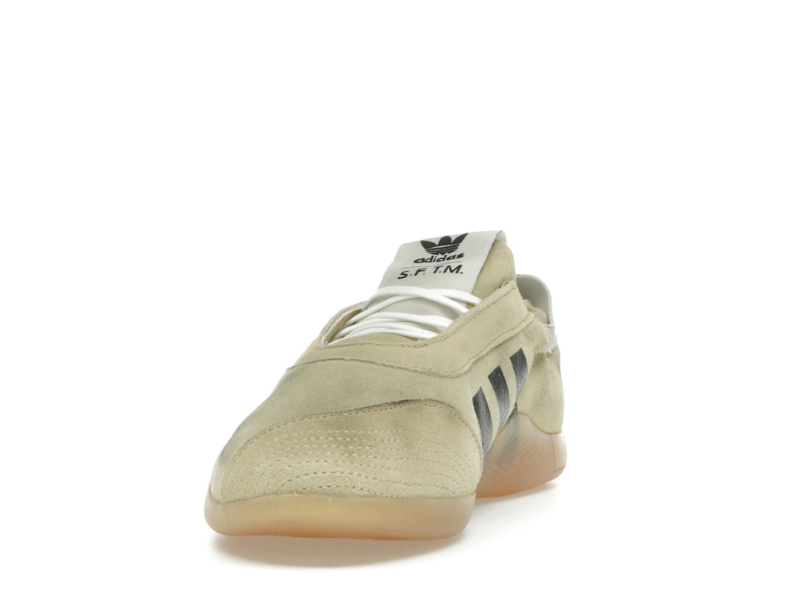 Vue 12 de adidas Taekwondo Mei Song for the Mute Cream White 
