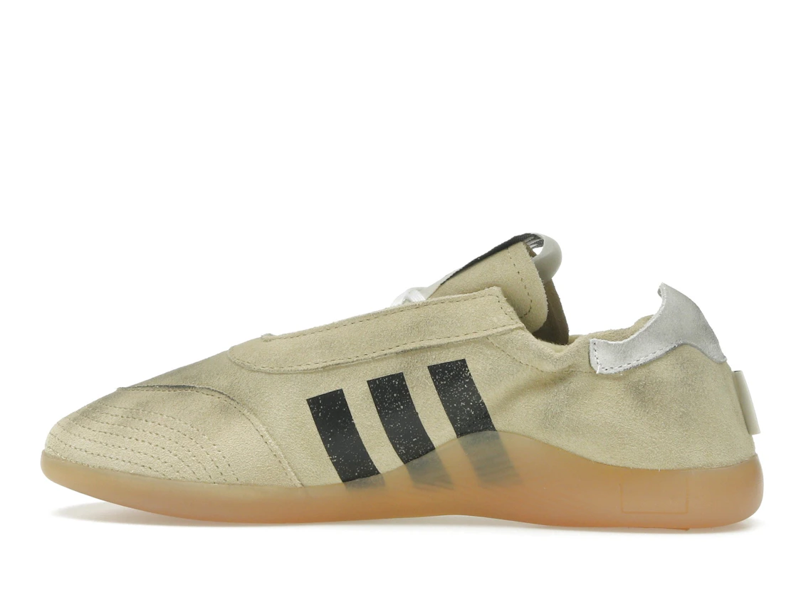 Vue 20 de adidas Taekwondo Mei Song for the Mute Cream White 
