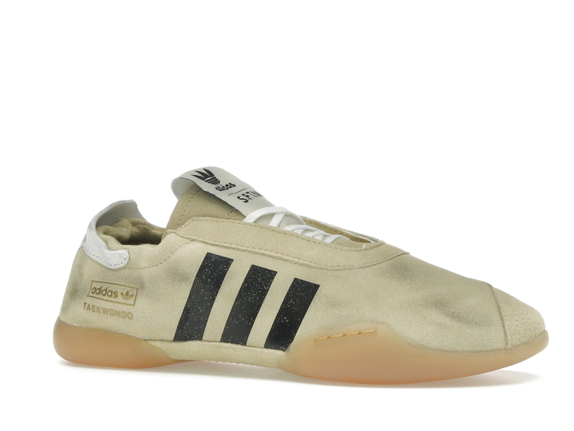 Vue 3 de adidas Taekwondo Mei Song for the Mute Cream White 