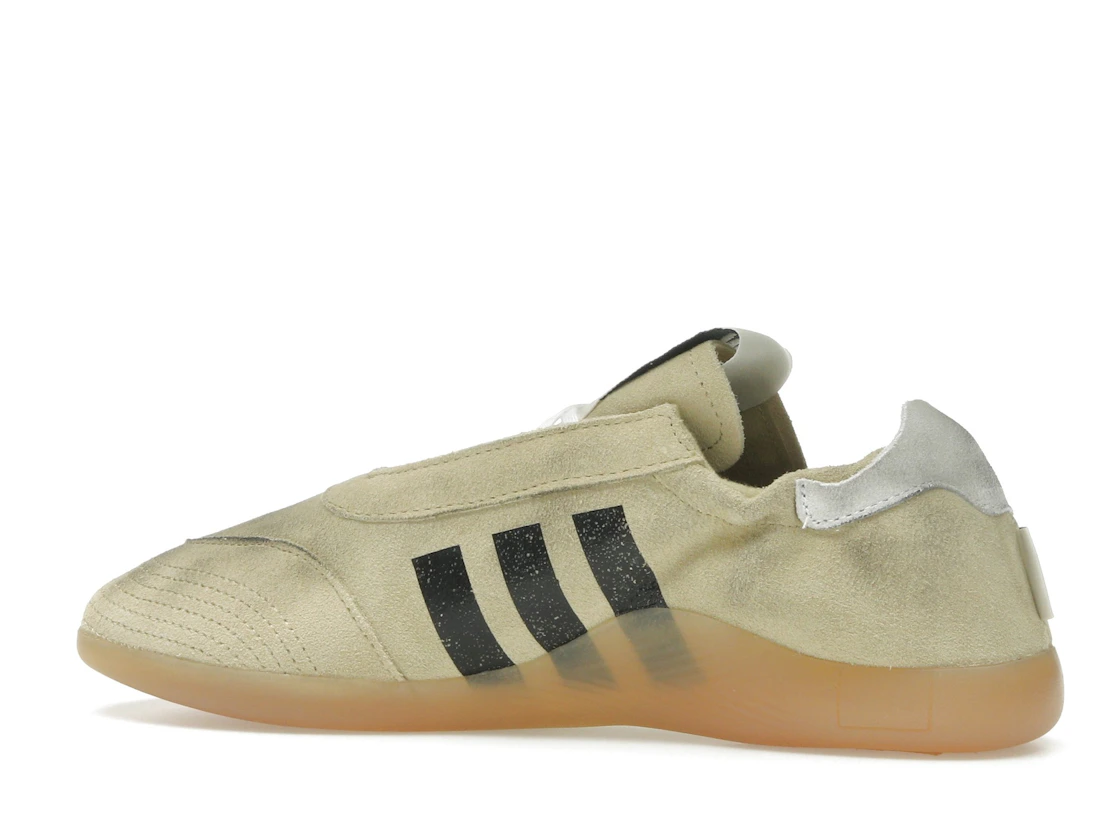 Vue 21 de adidas Taekwondo Mei Song for the Mute Cream White 