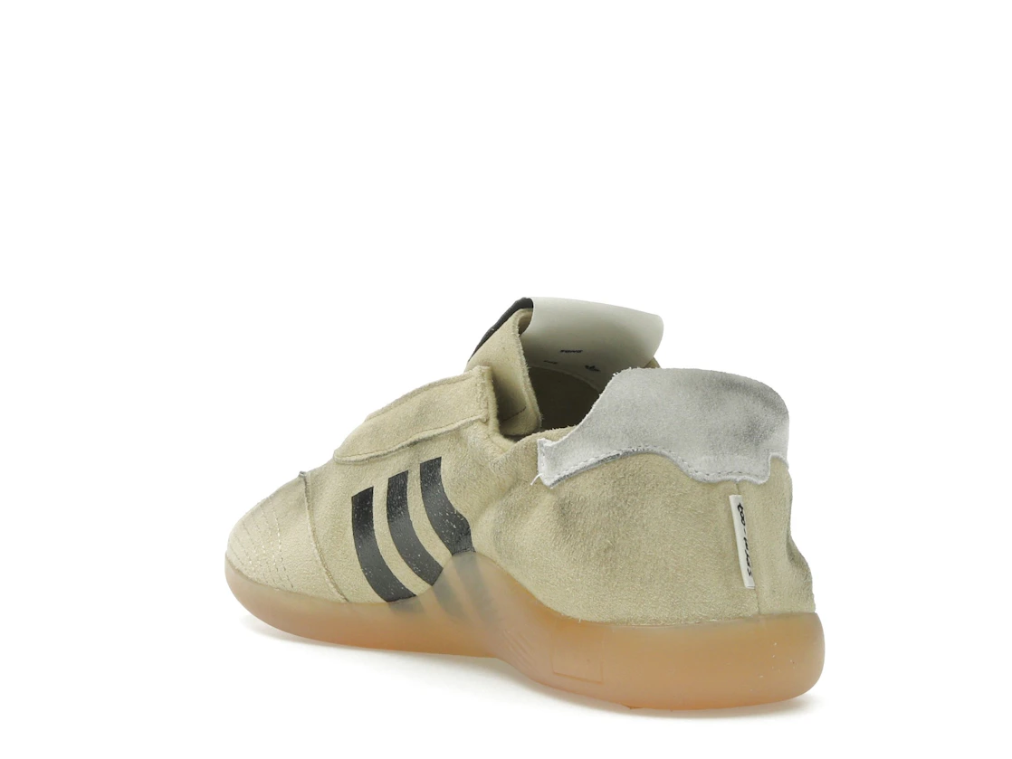 Vue 25 de adidas Taekwondo Mei Song for the Mute Cream White 