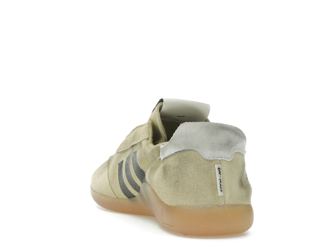 Vue 26 de adidas Taekwondo Mei Song for the Mute Cream White 