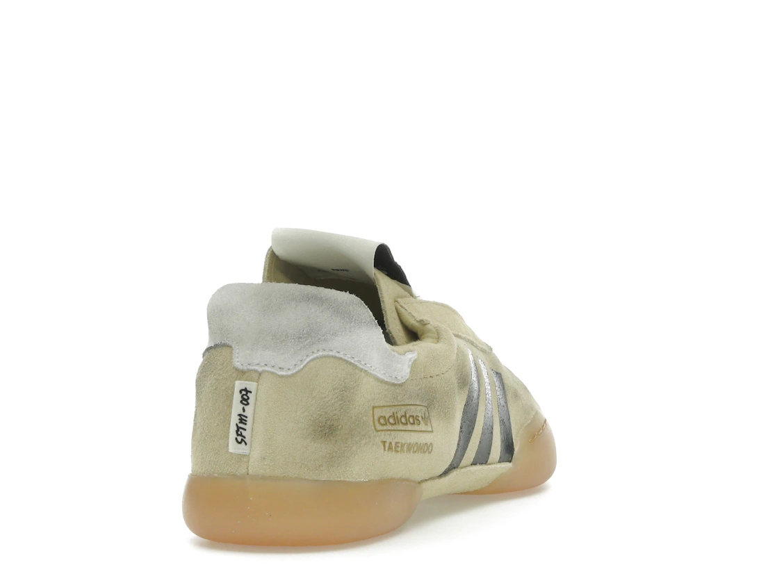 Vue 30 de adidas Taekwondo Mei Song for the Mute Cream White 