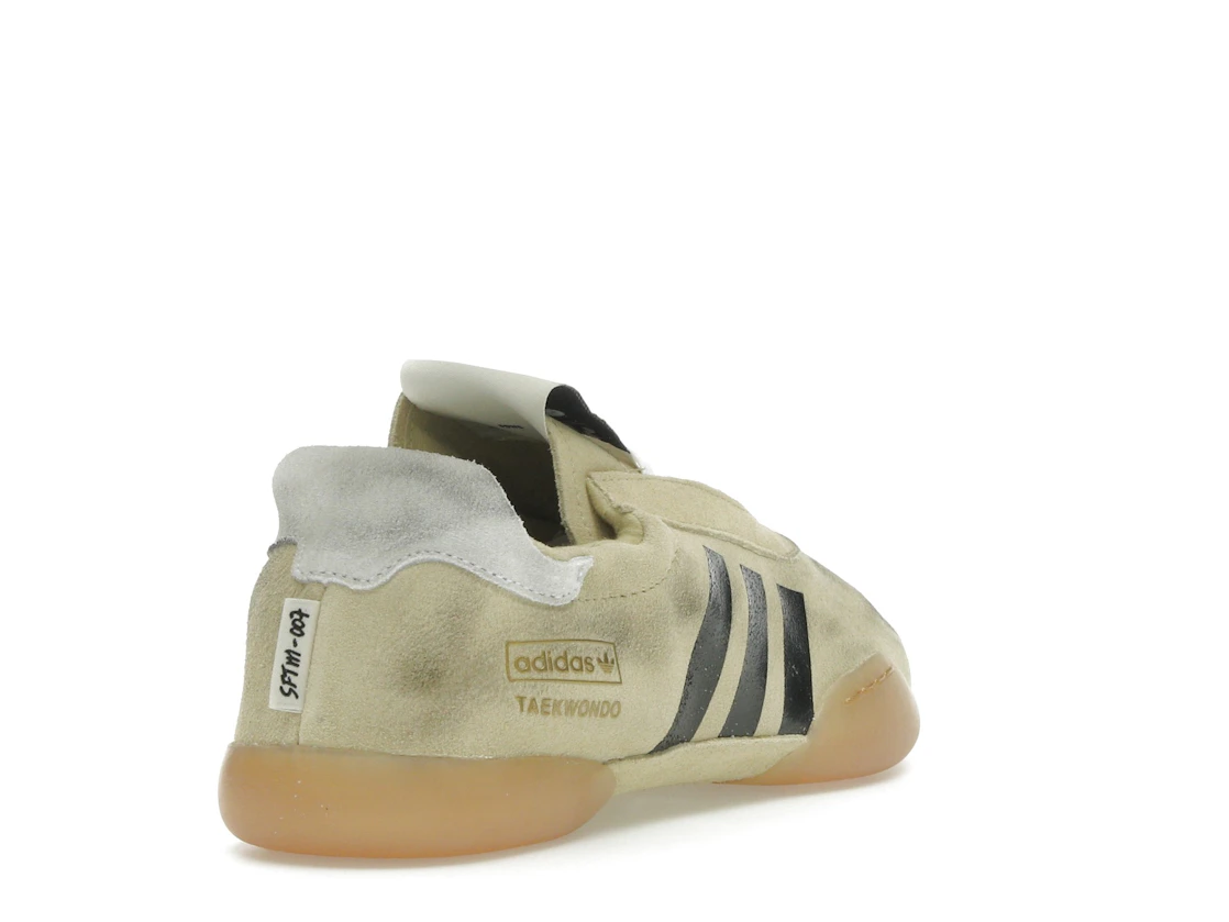 Vue 31 de adidas Taekwondo Mei Song for the Mute Cream White 