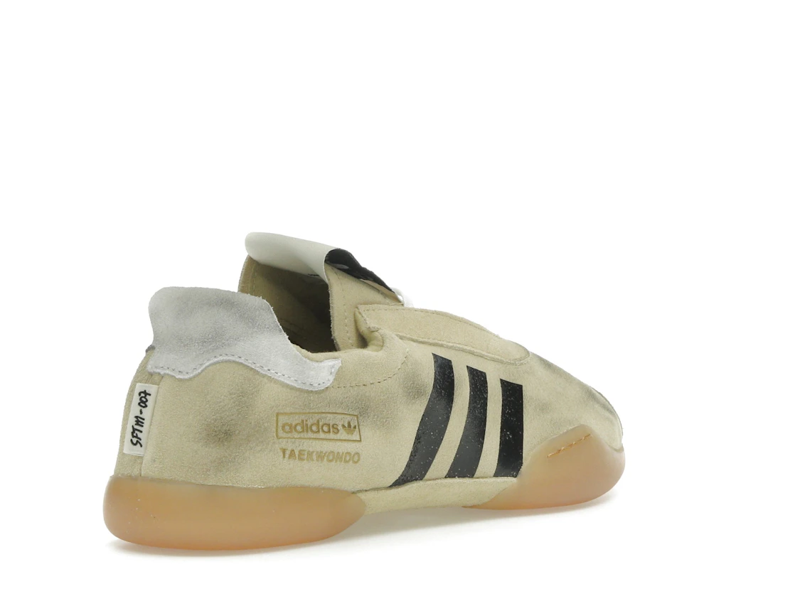 Vue 32 de adidas Taekwondo Mei Song for the Mute Cream White 