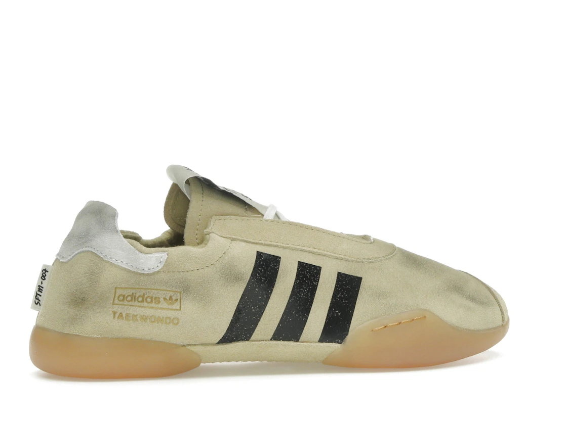 Vue 35 de adidas Taekwondo Mei Song for the Mute Cream White 