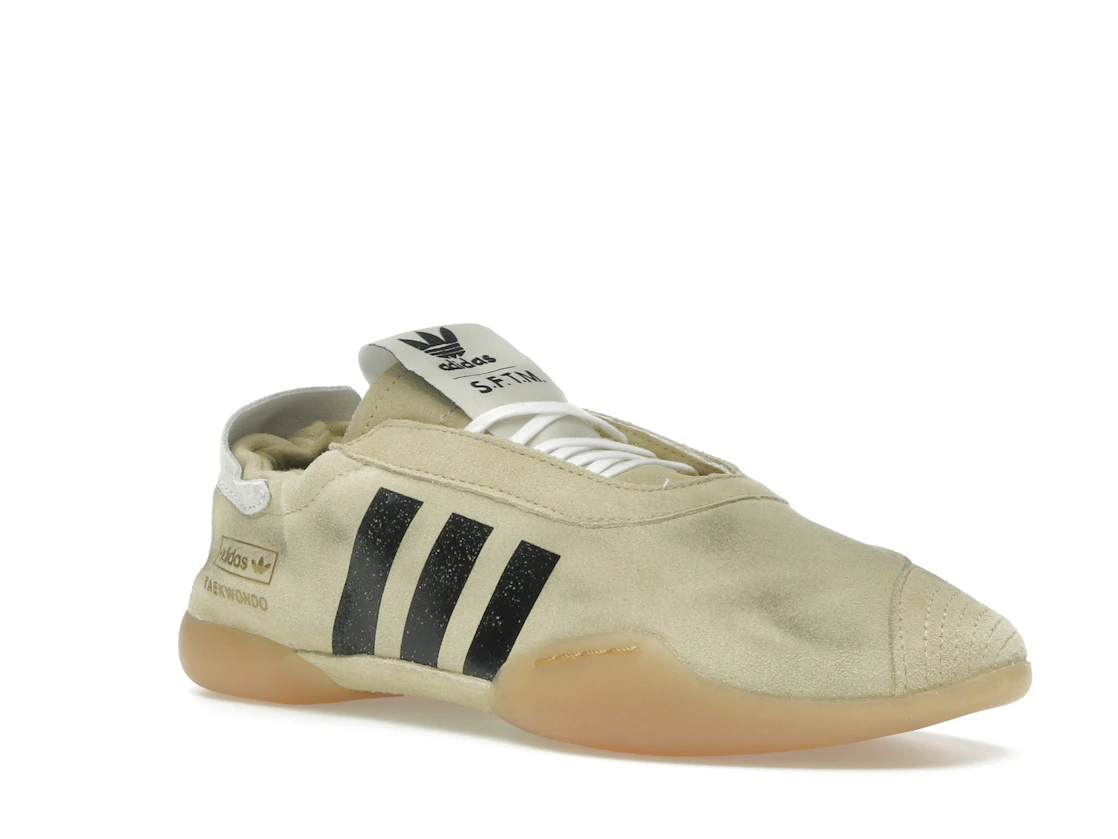 Vue 5 de adidas Taekwondo Mei Song for the Mute Cream White 