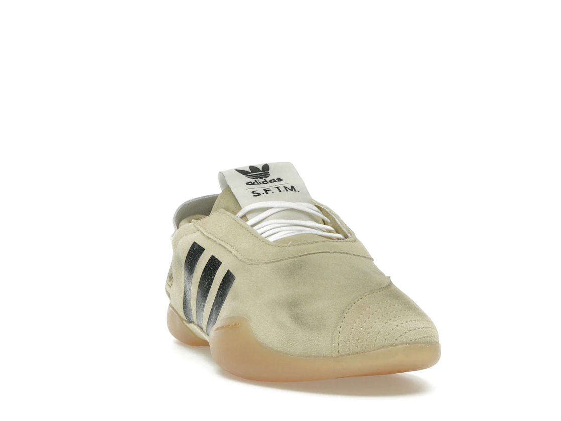 Vue 8 de adidas Taekwondo Mei Song for the Mute Cream White 