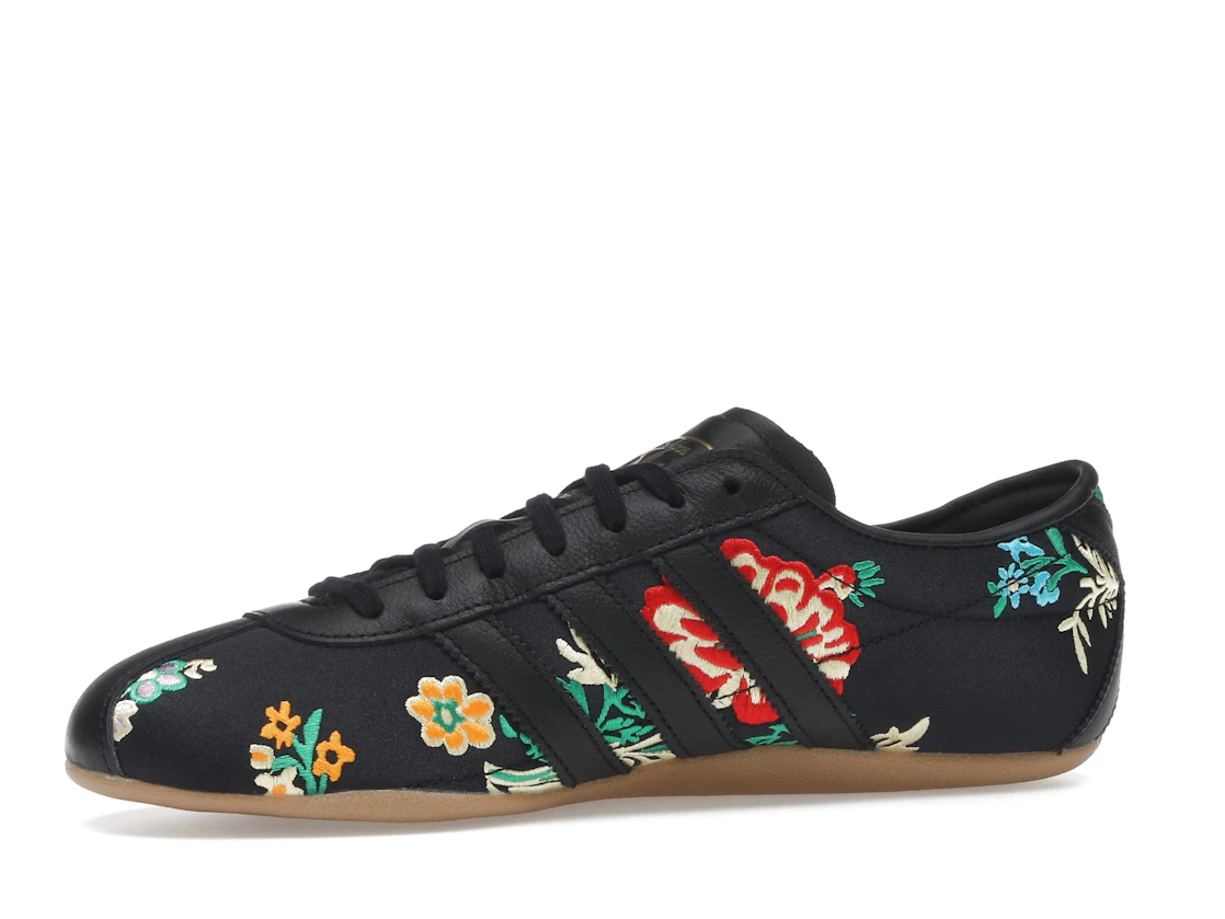 Vue 17 de adidas Tokyo Black Floral Embroidery 